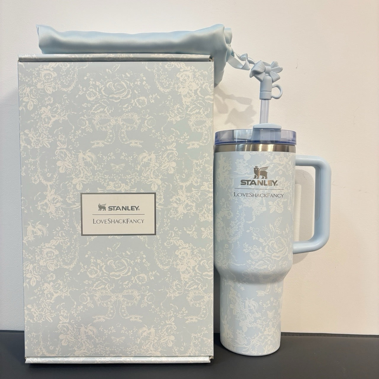 Stanley x LoveShackFancy Quencher H2.0 FlowState Tumbler - Toscana Toile Alpine Blue (40oz)