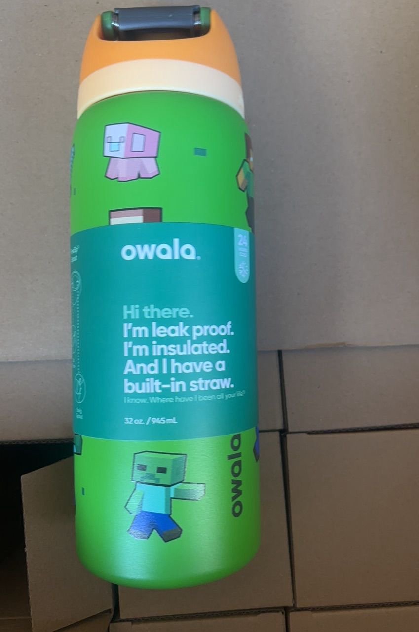 Owala FreeSip Insulated Bottle - Minecraft Special Edition (32oz)